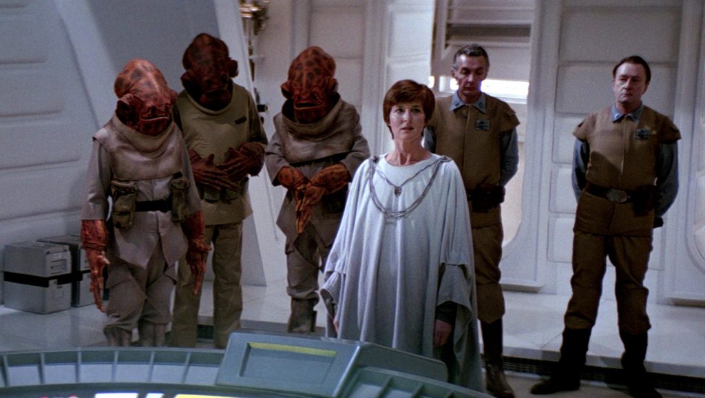 Mon Mothma jouée par Caroline Blakiston