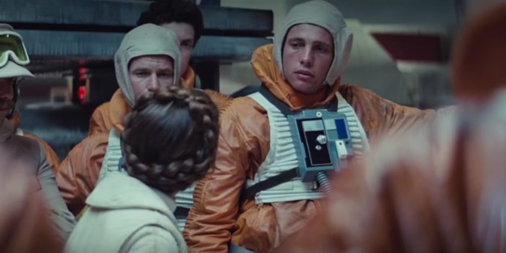 Derek Hobbie Klivian joué par Richard Oldfield