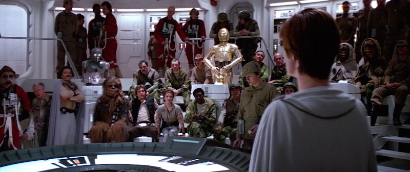 Mon Mothma jouée par Caroline Blakiston