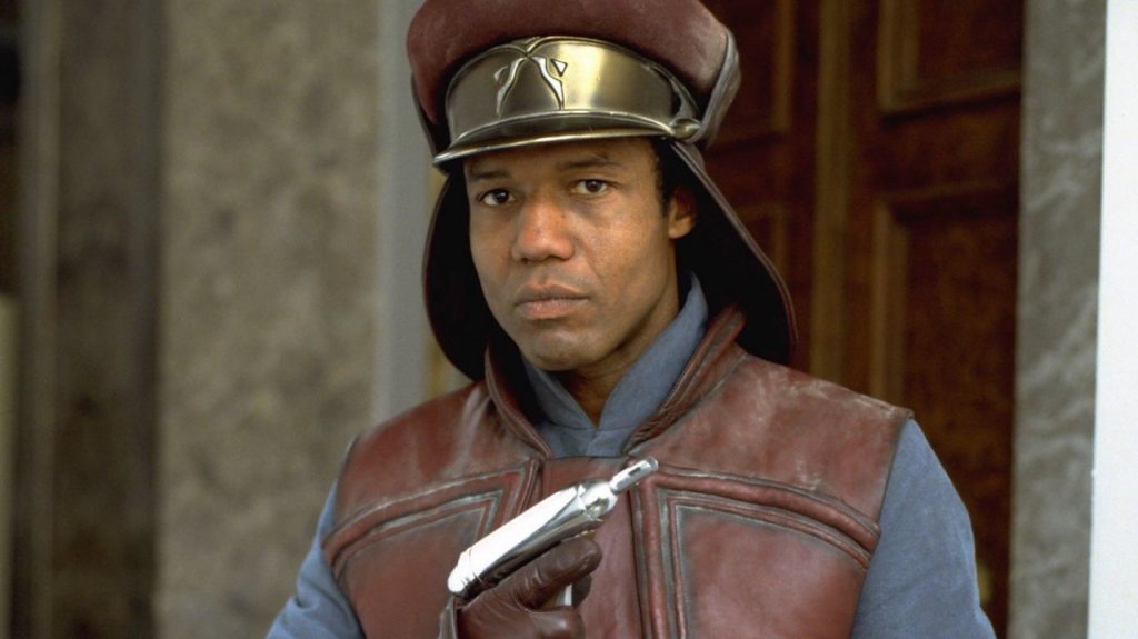 Capitaine Panaka joué par Hugh Quarshie